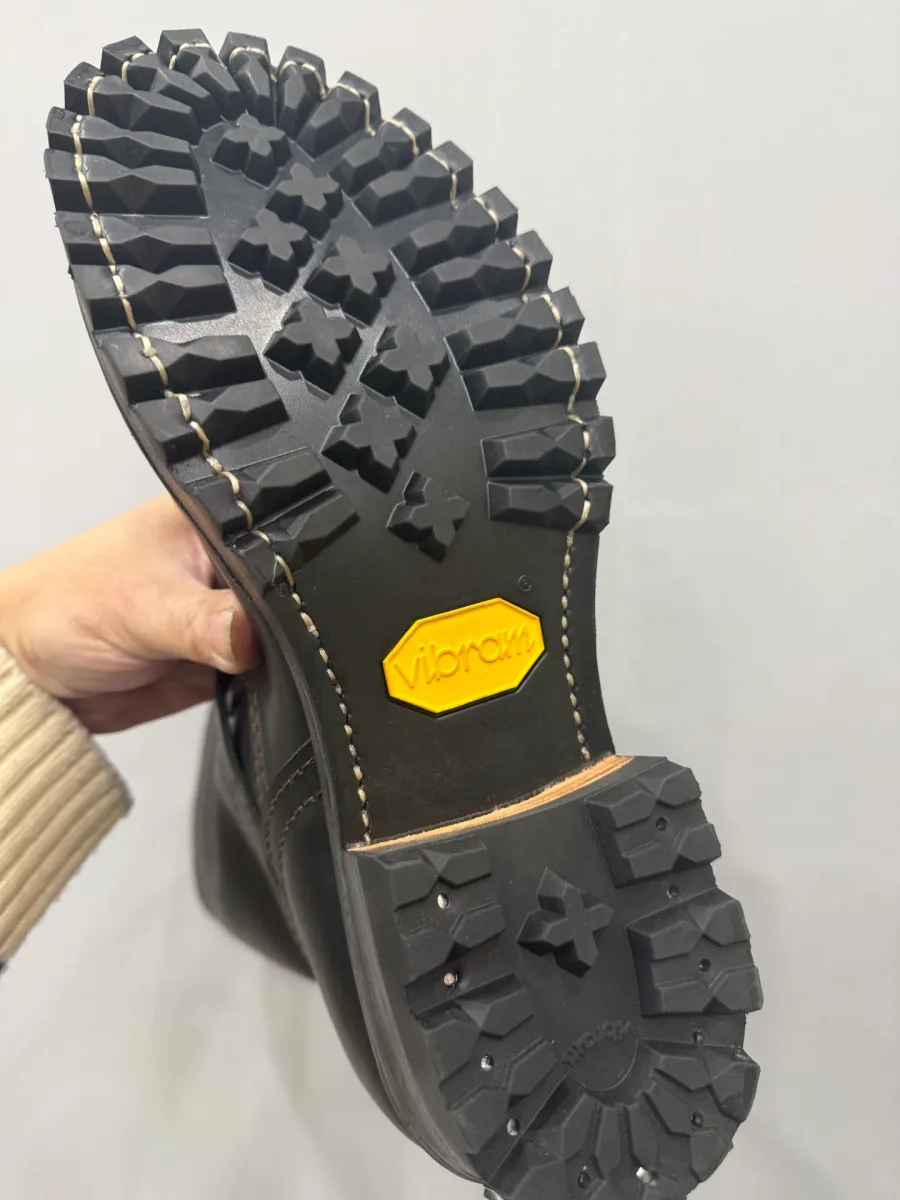 Подошва Vibram на сапогах Chrome Hearts x Wesco 9109