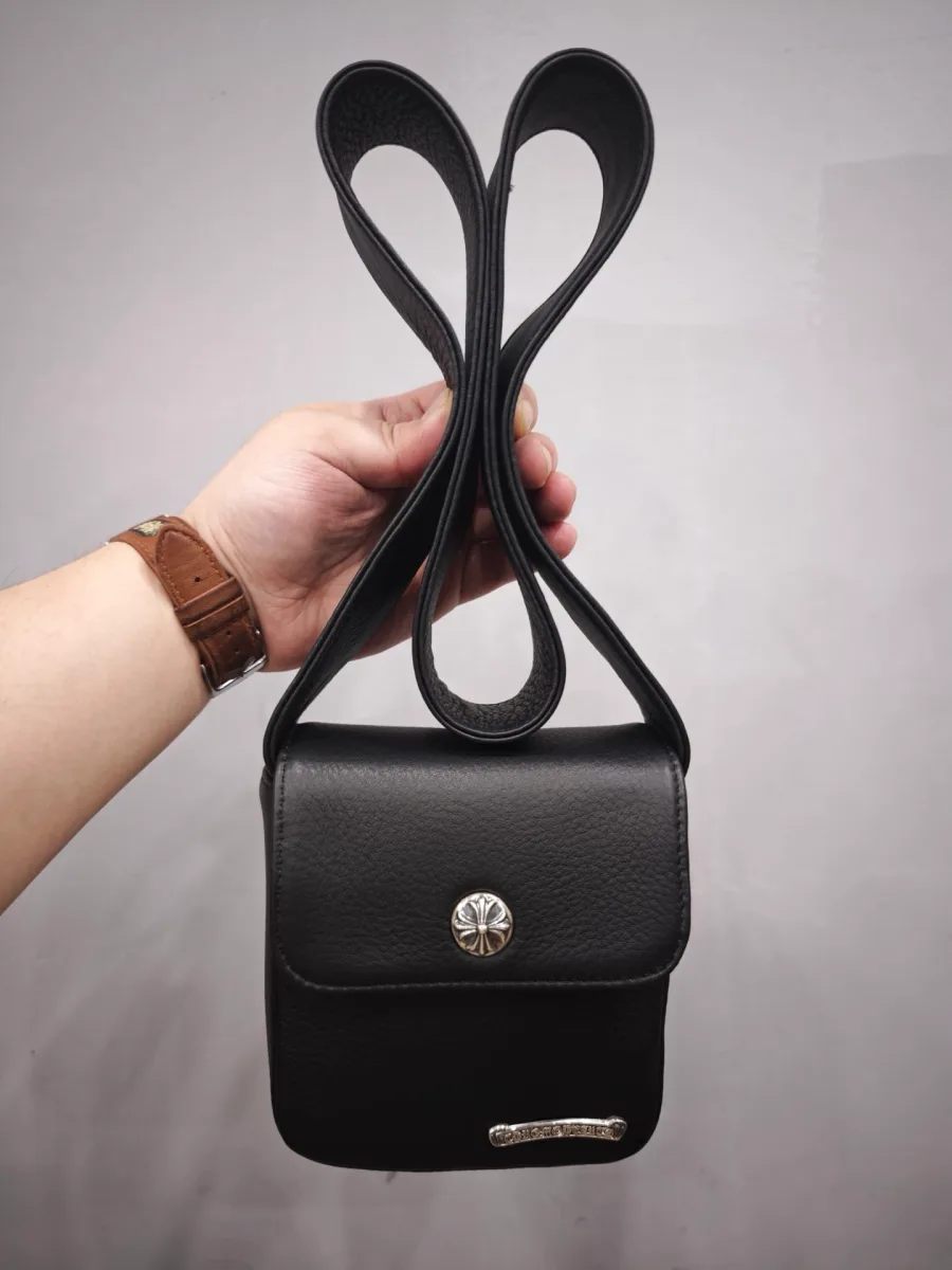 Кожаная сумка кросс-боди Chrome Hearts серебряная фурнитура