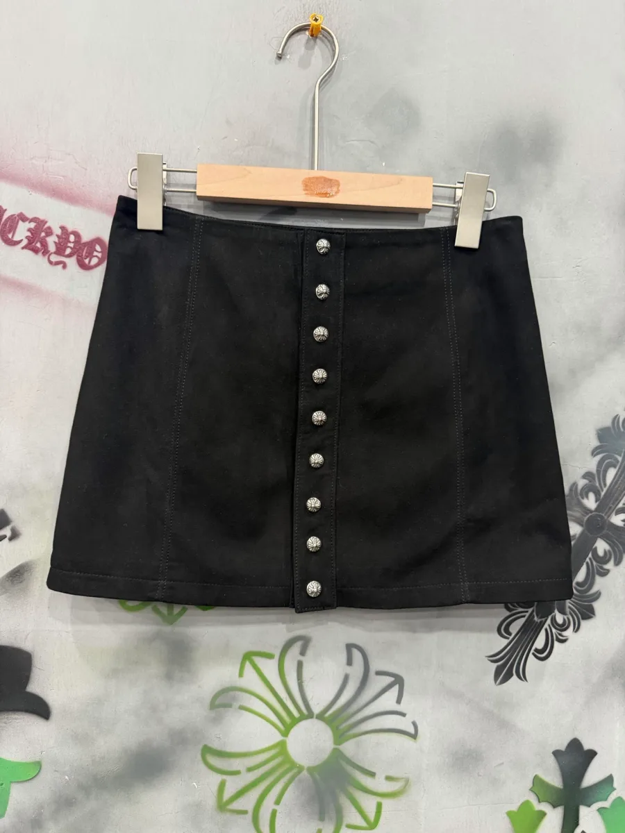 Черная замшевая юбка-трапеция Chrome Hearts, вид спереди