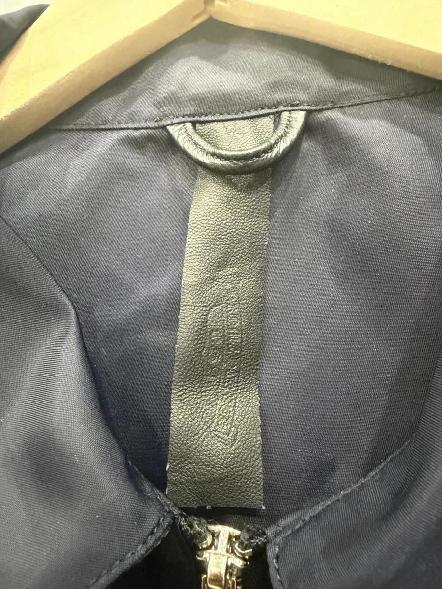 Внутренний ярлык синей рубашки Chrome Hearts