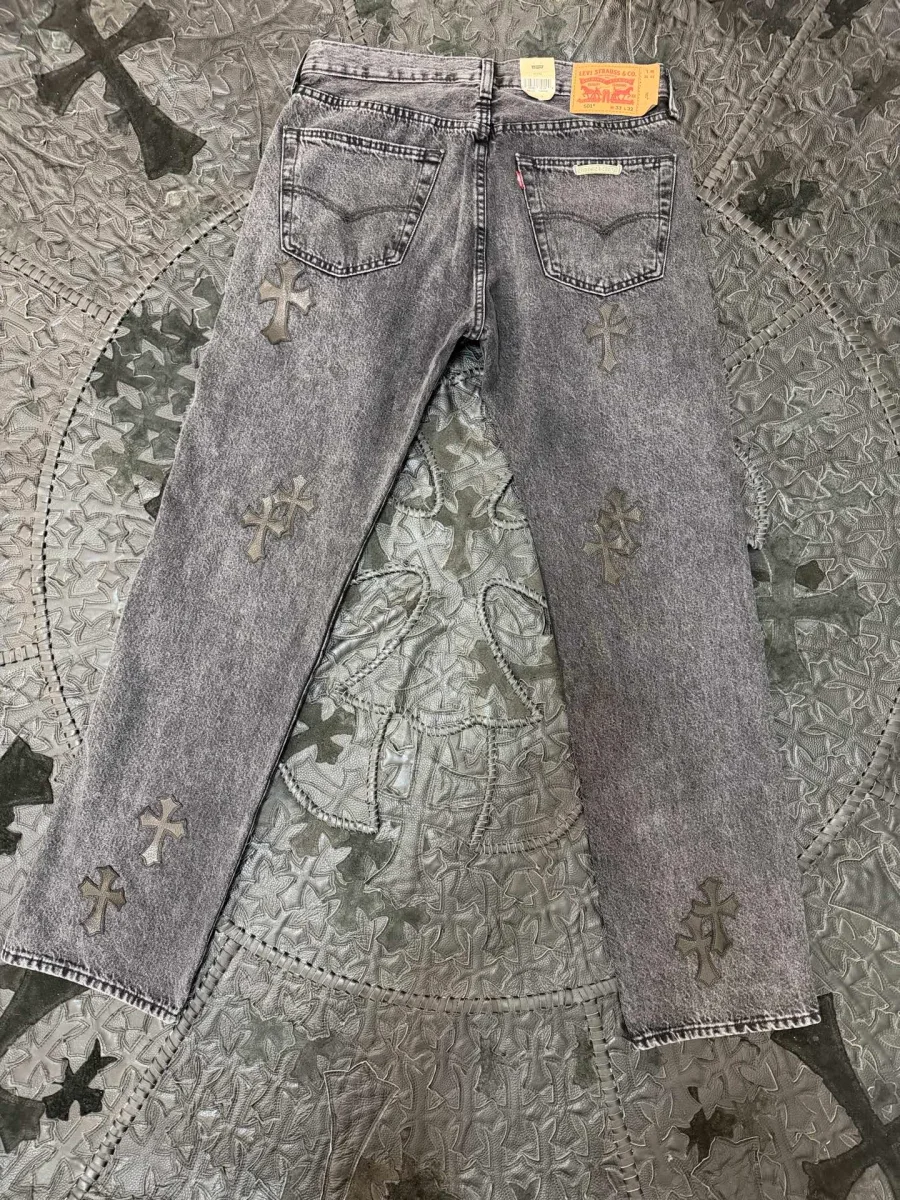 Серо-черные джинсы Chrome Hearts x Levi's 501 сзади