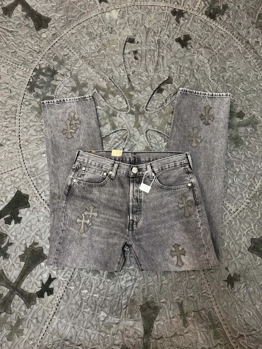 Сложенные джинсы Chrome Hearts x Levi's 501, вид спереди