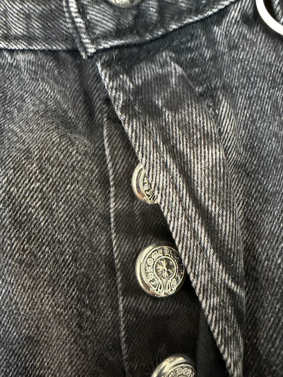 Металлические пуговицы-болты с гравировкой Chrome Hearts