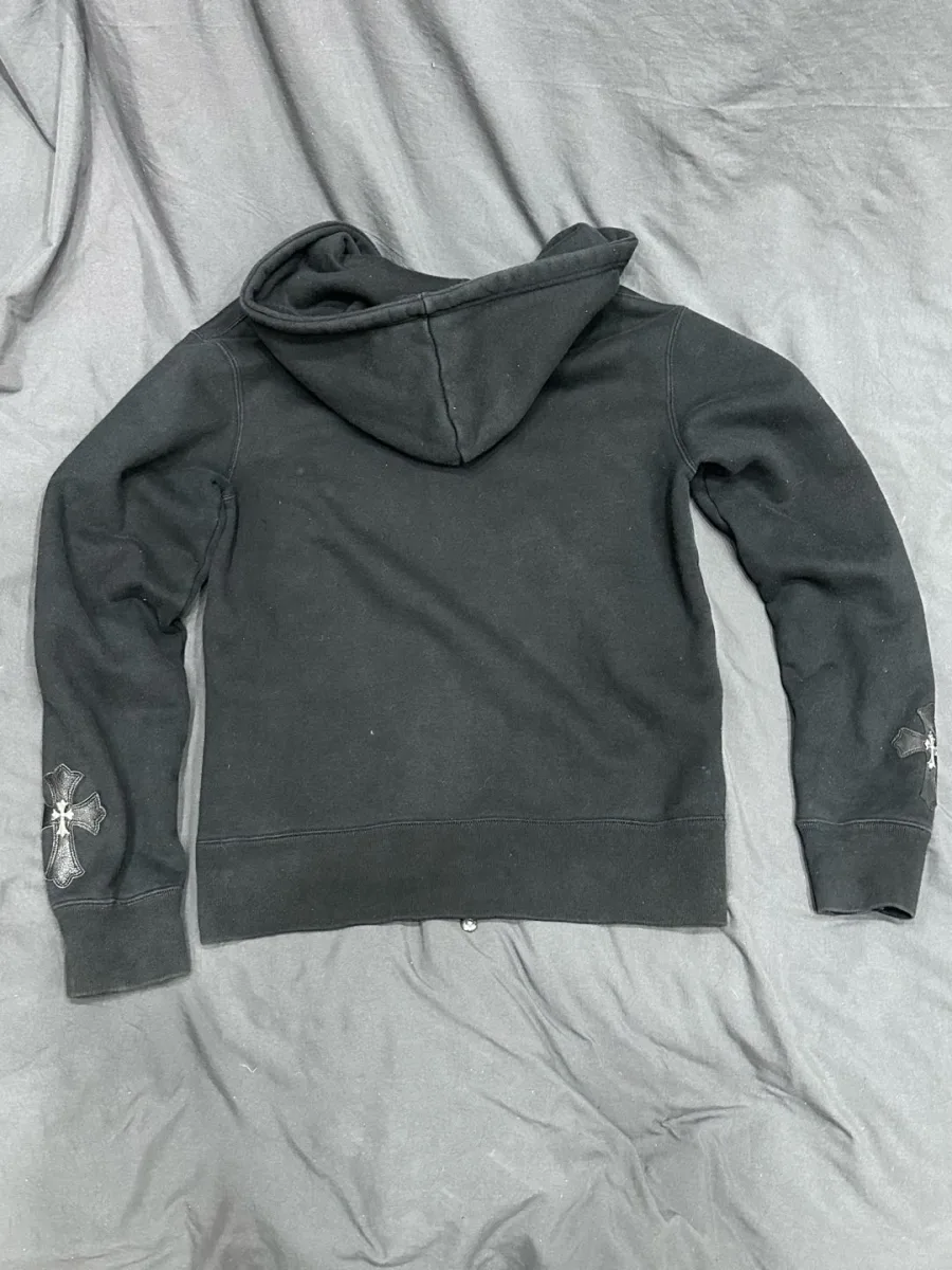 Черное худи Chrome Hearts на молнии, вид сзади