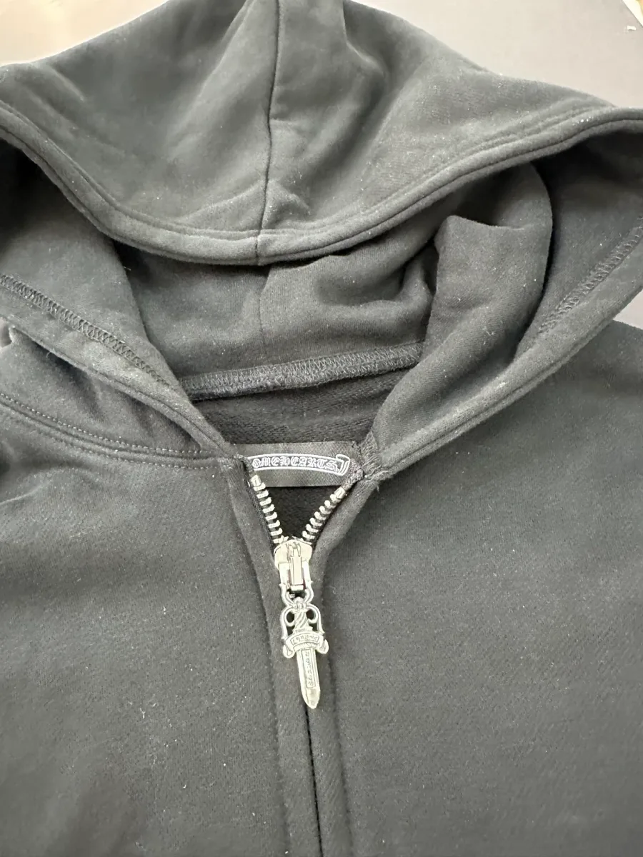Воротник и молния худи Chrome Hearts