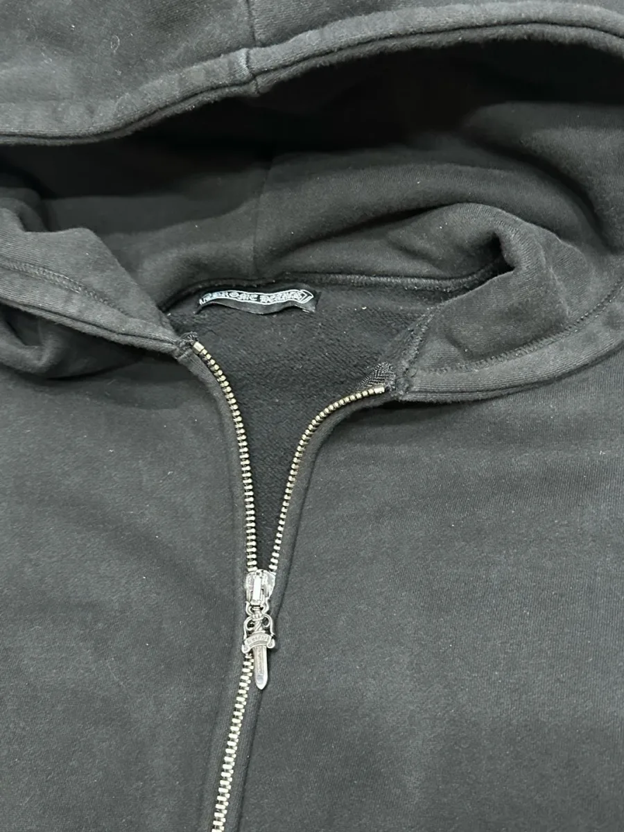 Капюшон и молния худи Chrome Hearts