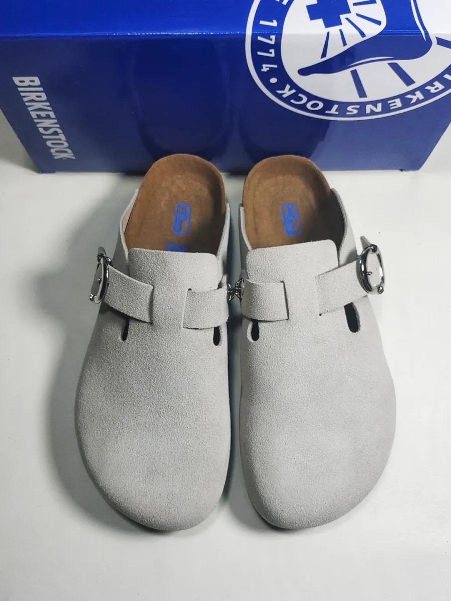 Серо-белые замшевые сабо Chrome Hearts x Birkenstock Boston, вид сверху