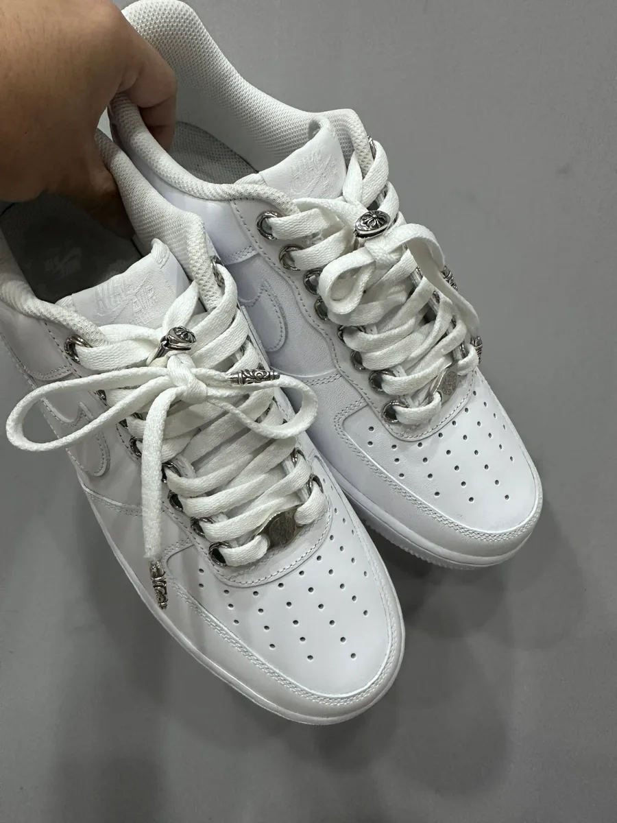 Белые кроссовки Chrome Hearts x Nike Air Force 1 с серебряной фурнитурой