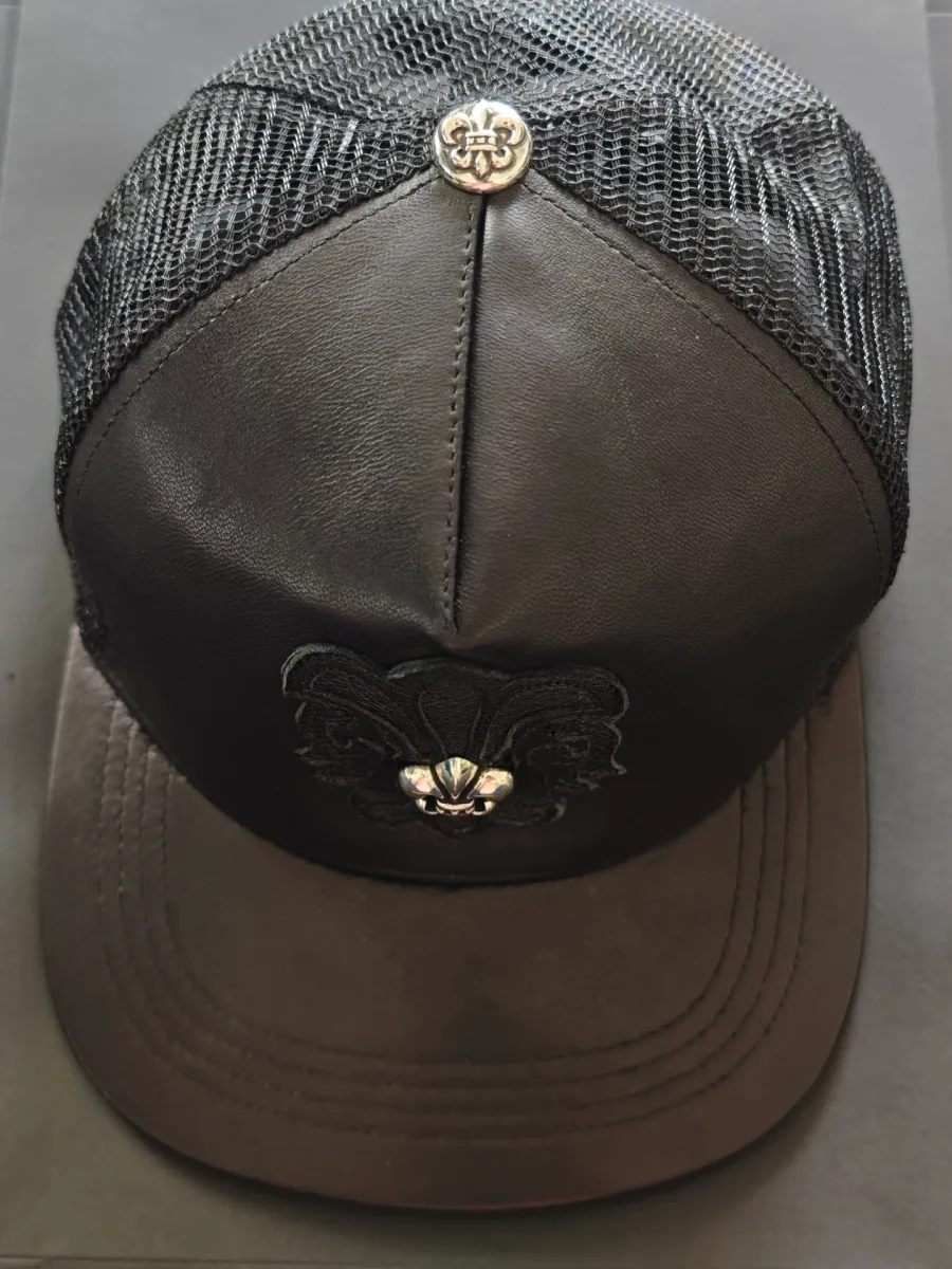 Кожаная бейсболка Chrome Hearts с серебряной фурнитурой