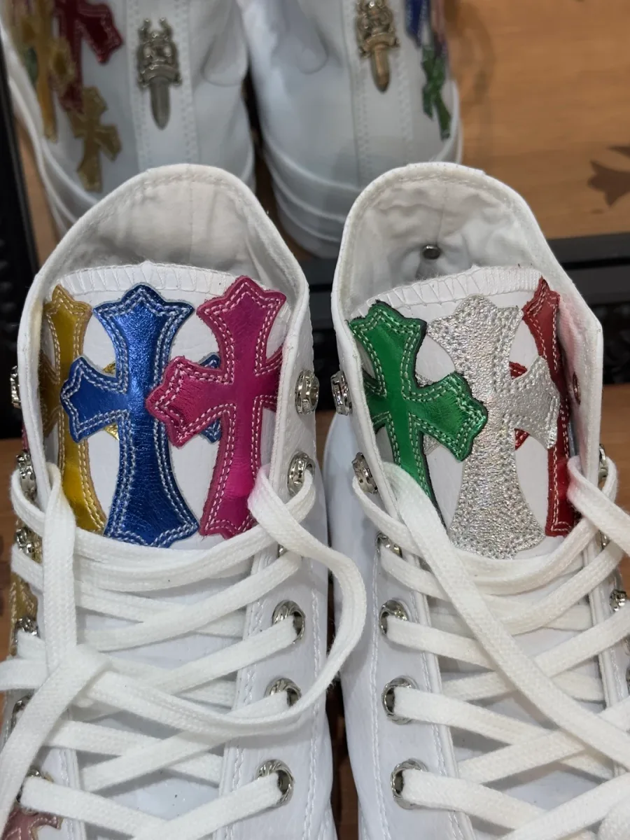 Язычки кед Chrome Hearts x Converse 1970s с нашивками-крестами
