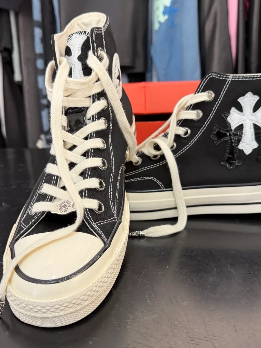 Кеды Chrome Hearts x Converse Chuck 70 под углом