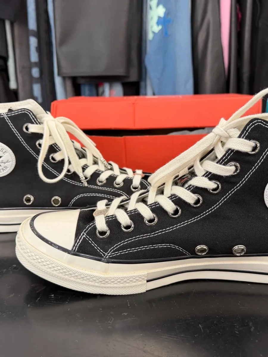 Пара кед Chrome Hearts x Converse Chuck 70 внутренней стороной