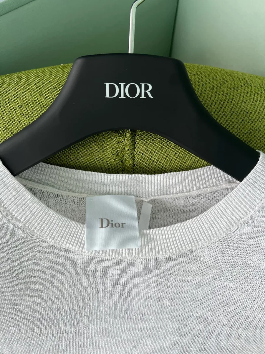 Текстура трикотажной ткани в полоску Dior