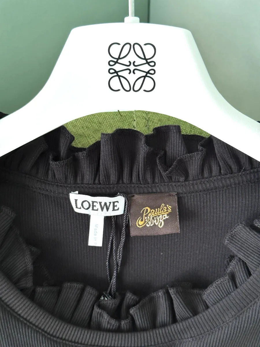 Вырез горловины с оборками и нашивкой Loewe Paula's Ibiza