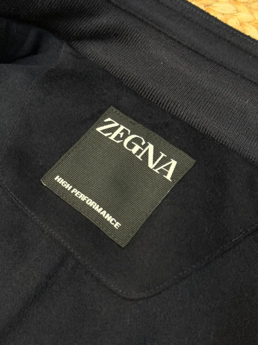 Внутренняя бирка Zegna High Performance крупным планом