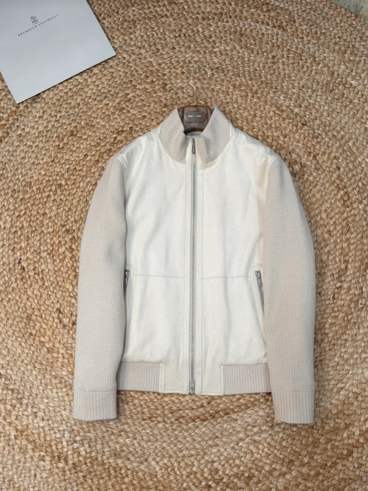 Brunello Cucinelli Белая замшевая куртка с трикотажными рукавами