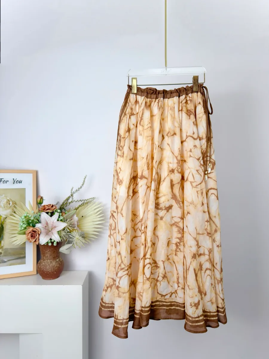 Юбка миди Zimmermann Indra с принтом Chocolate Tie Dye, вид спереди