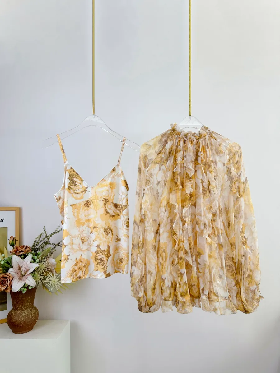 Шёлковый топ свободного кроя с цветочным принтом Peach Floral и отдельный базовый топ