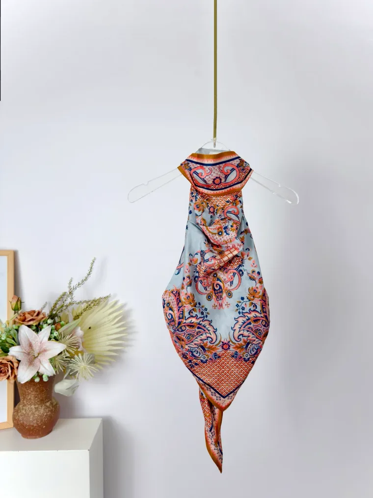 Zimmermann Шёлковый топ Aster с принтом Blue Paisley Floral