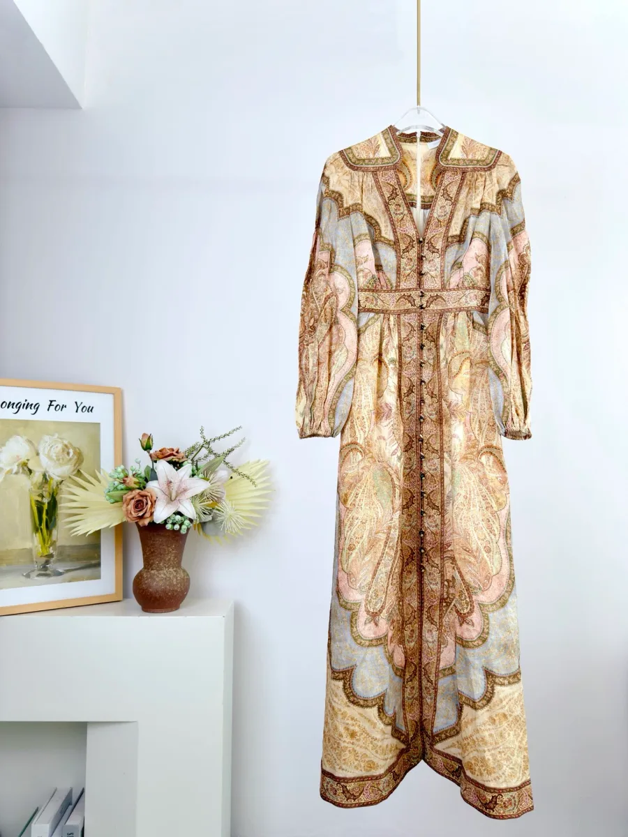 Льняное миди-платье Zimmermann Wanderlust Plunge Tapestry Multi с узором пейсли, вид спереди