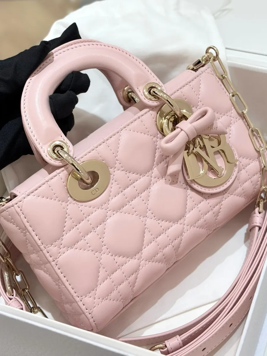 Розовая сумка Dior Lady D-Joy 19 в коробке, вид сверху