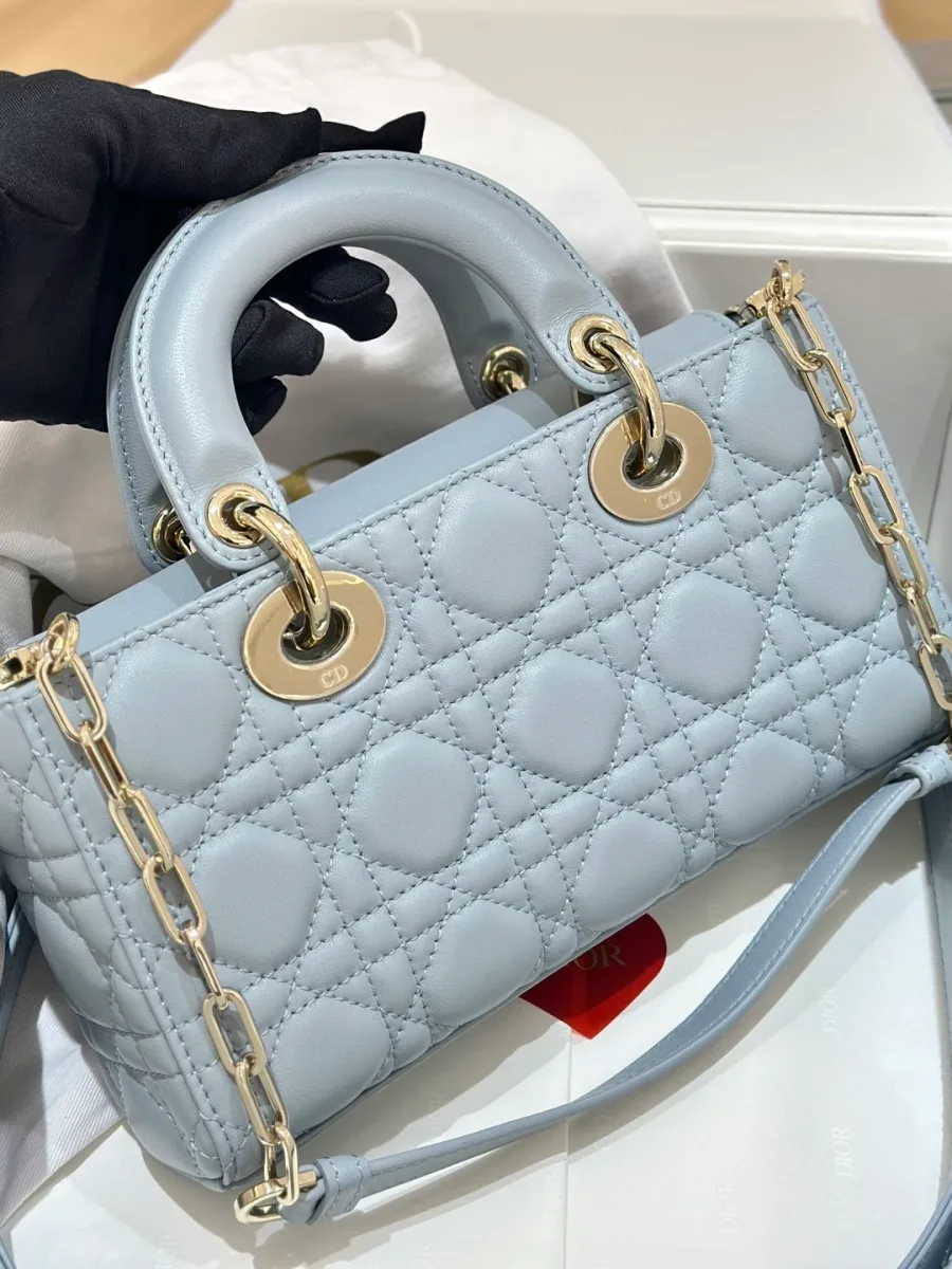 Сумка Dior Lady D-Joy из голубой кожи ягненка с узором Cannage