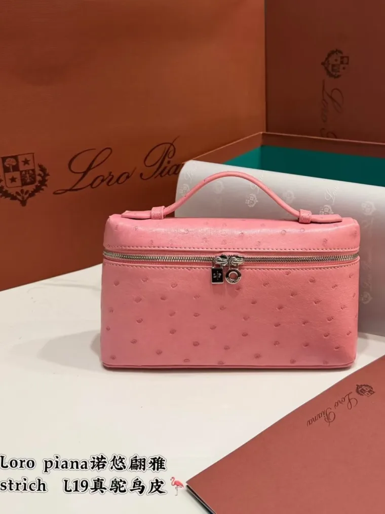 Loro Piana Розовая сумка Extra Pocket L19 из кожи страуса