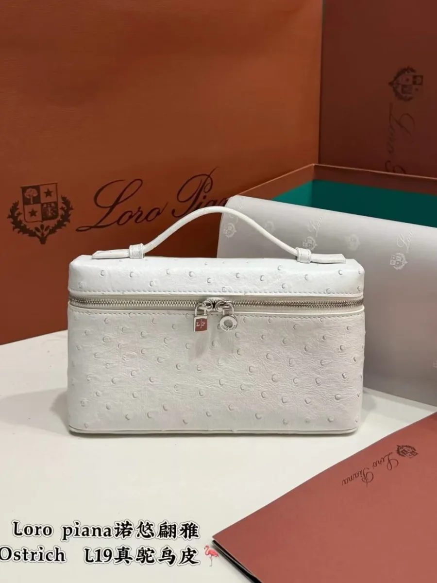 Белая сумка Extra Pocket L19 из кожи страуса с верхней ручкой, фронтальный вид