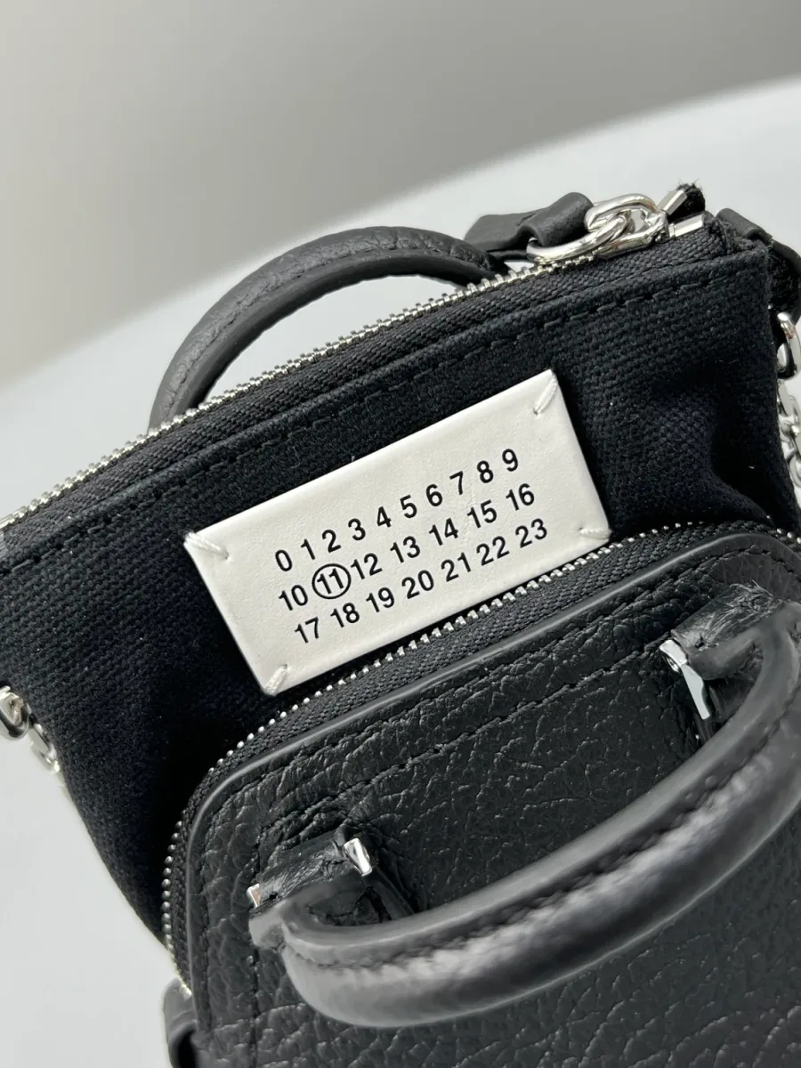 Текстильная верхняя вставка с фирменной числовой нашивкой Maison Margiela