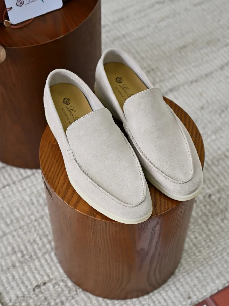Светло-бежевые замшевые лоферы Loro Piana Summer Walk, парный вид сверху