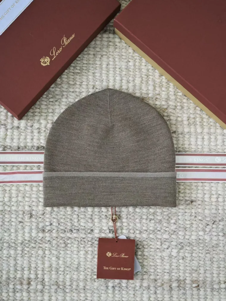 Loro Piana вязаная шапка