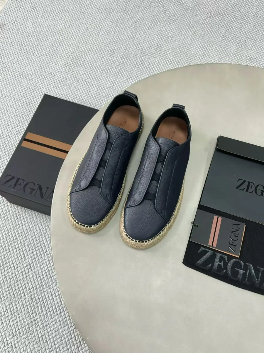 Синие эспадрильи Zegna Triple Stitch сверху, с кожаным верхом и плетёной подошвой