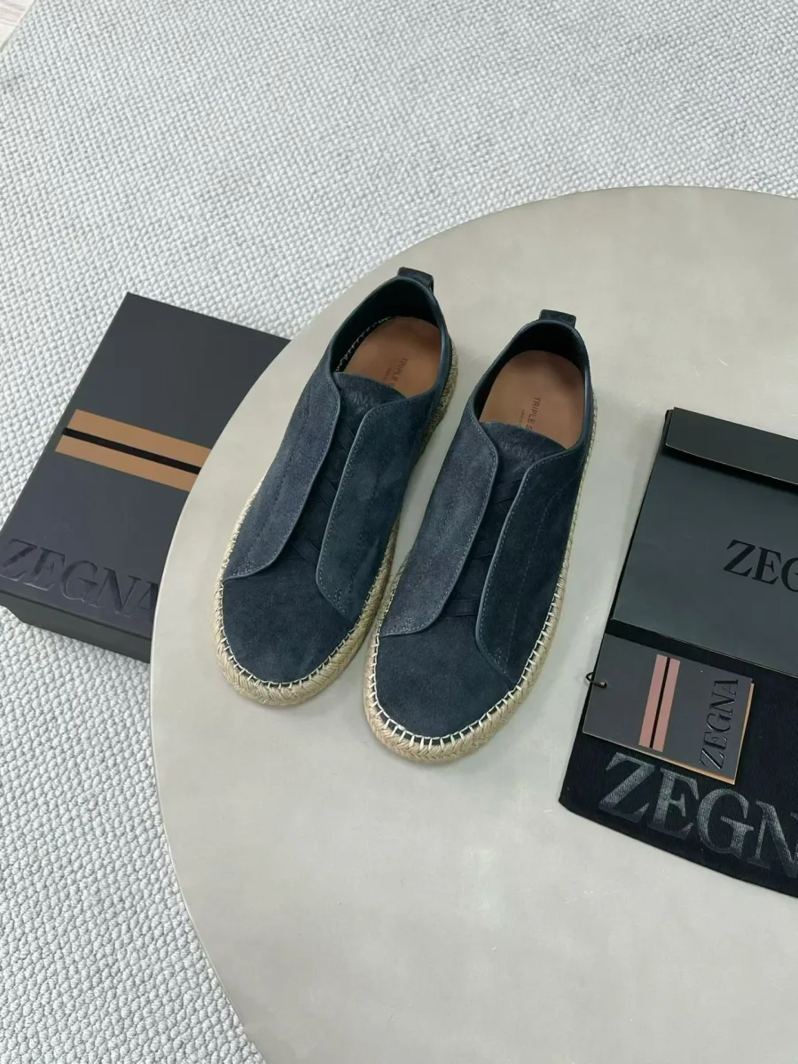 Темно-синие эспадрильи Zegna Triple Stitch сверху с замшевым верхом и бежевой плетёной подошвой