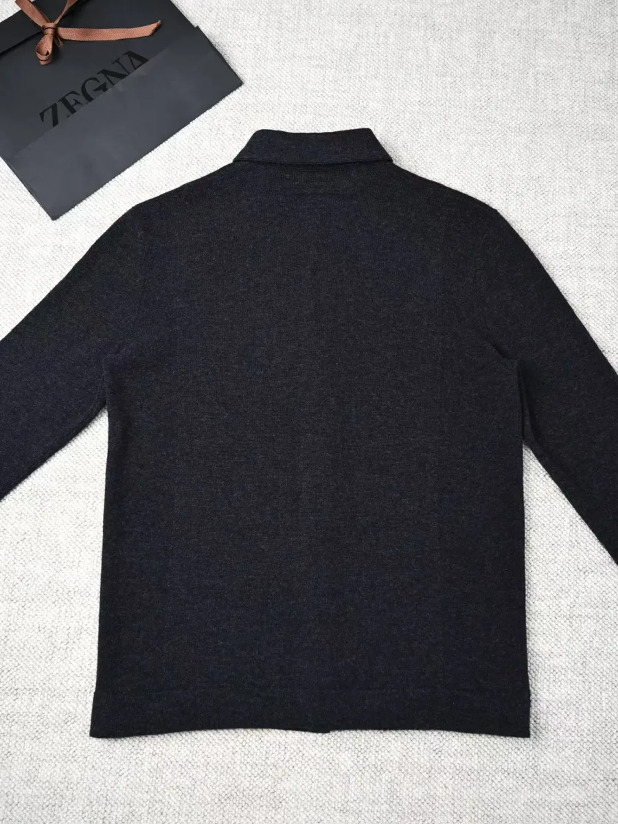 Чёрный жакет-рубашка Zegna сзади с гладкой спинкой и длинными рукавами
