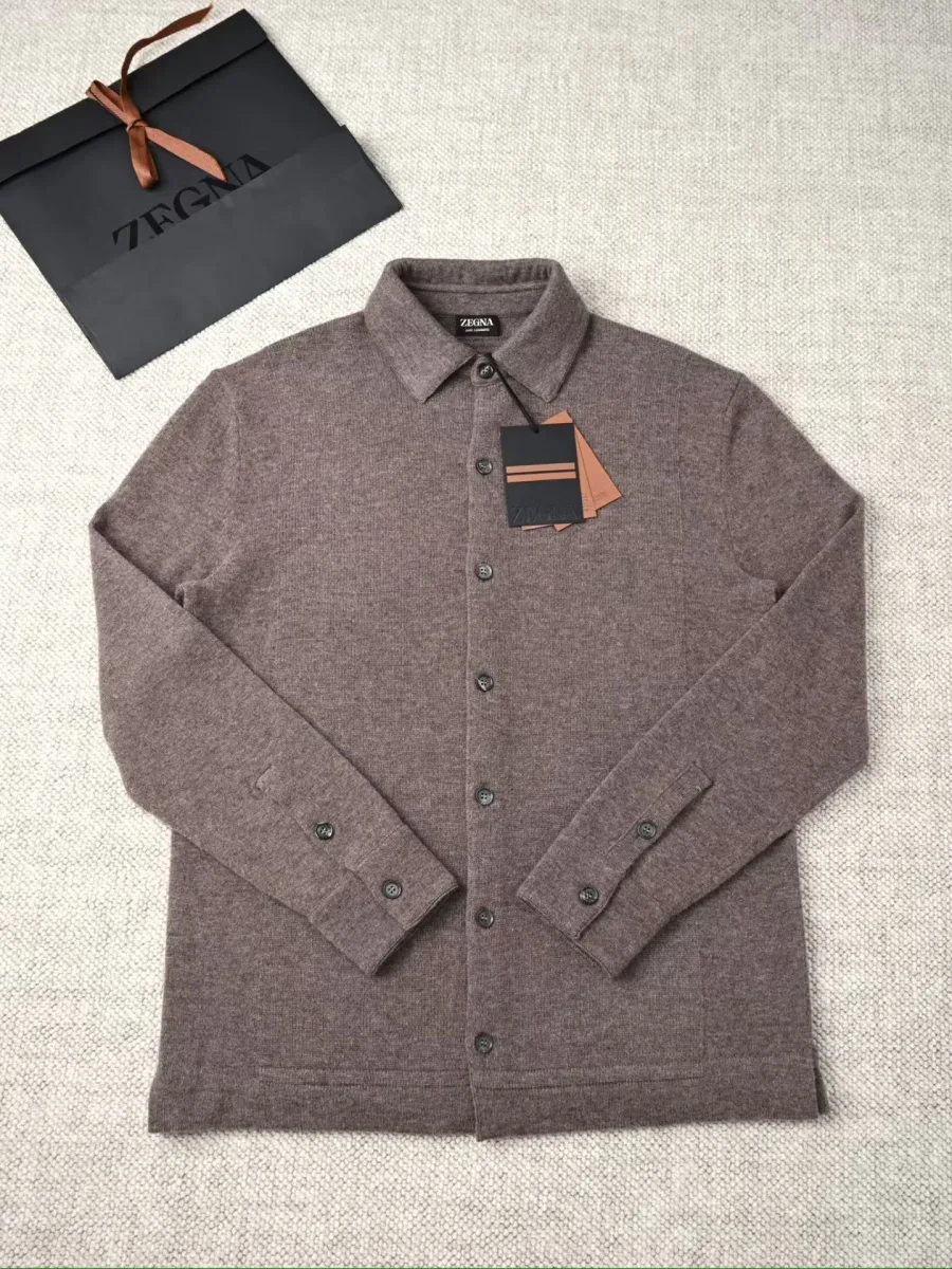 Zegna жакет-рубашка серо-коричневого цвета спереди с отложным воротником и застёжкой на пуговицы