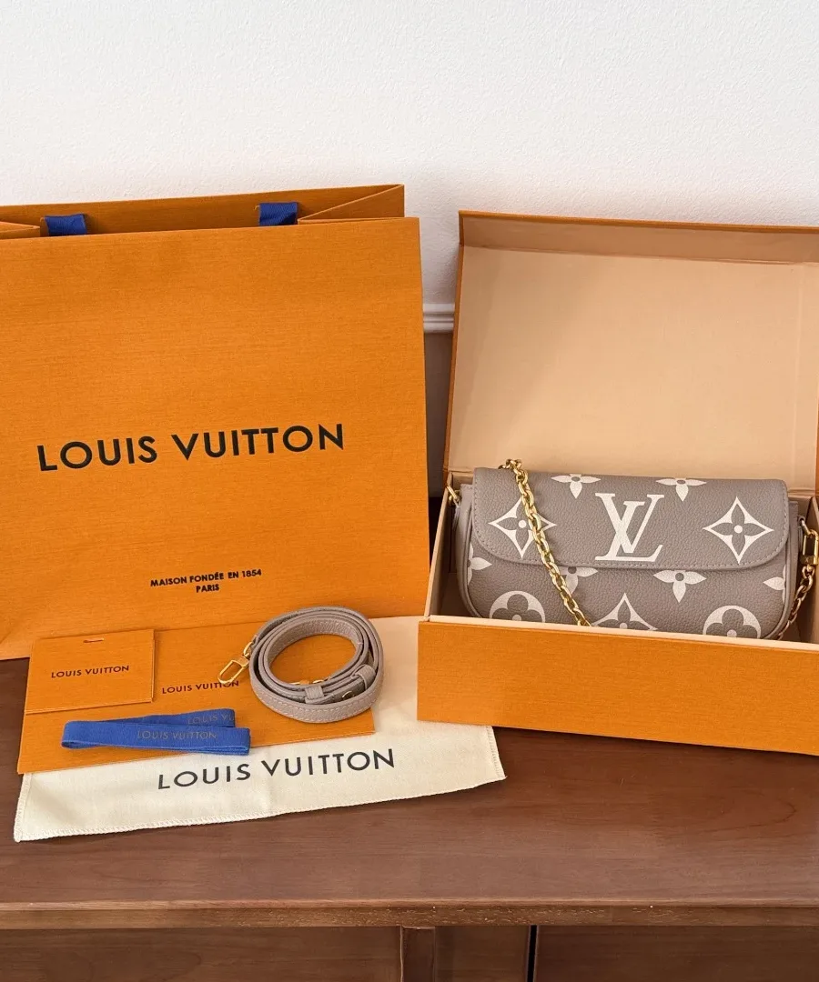 Сумка Louis Vuitton Ivy в фирменной коробке с пыльником и пакетом