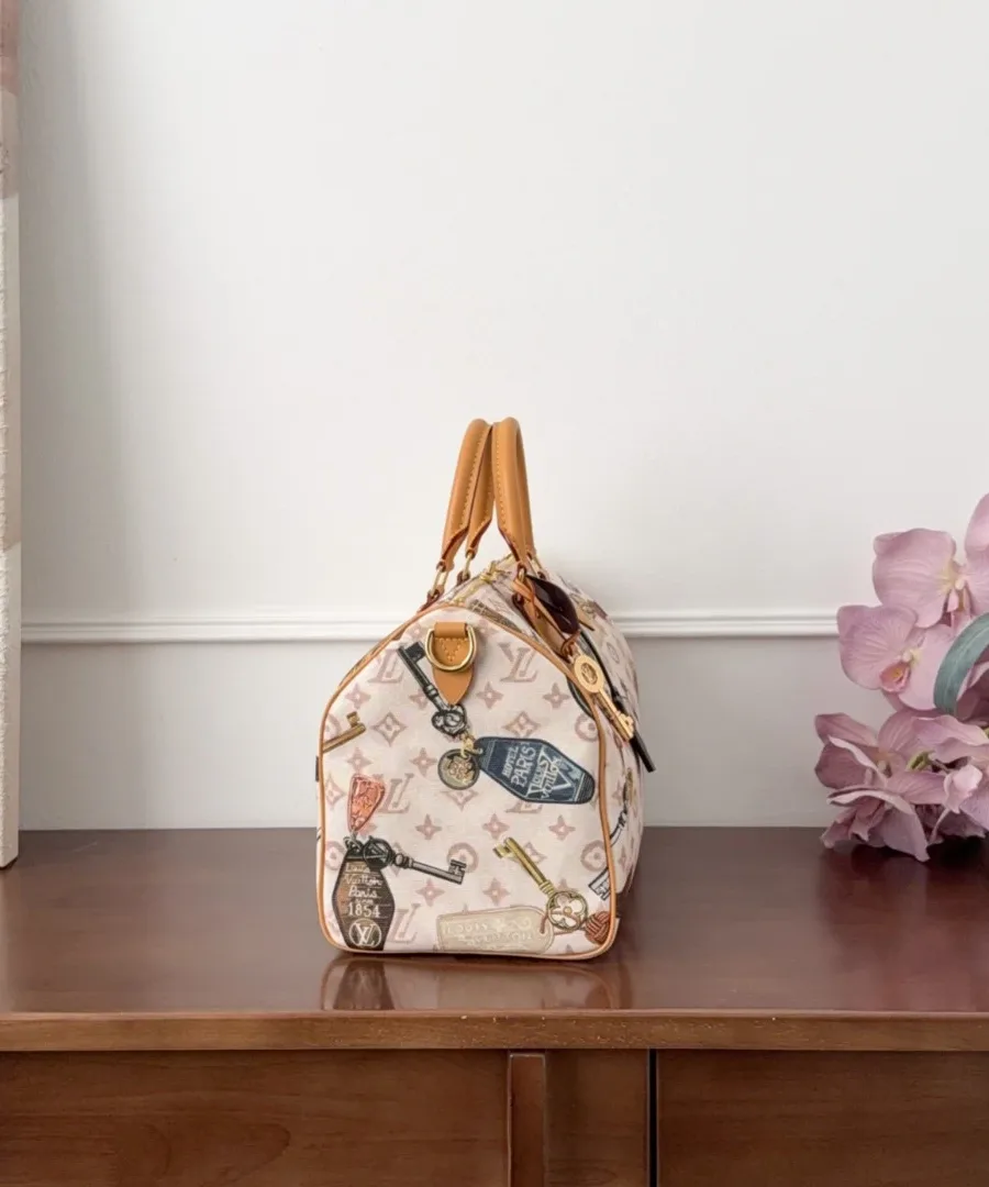 Сумка Louis Vuitton Speedy 30 Flight Mode, вид сбоку