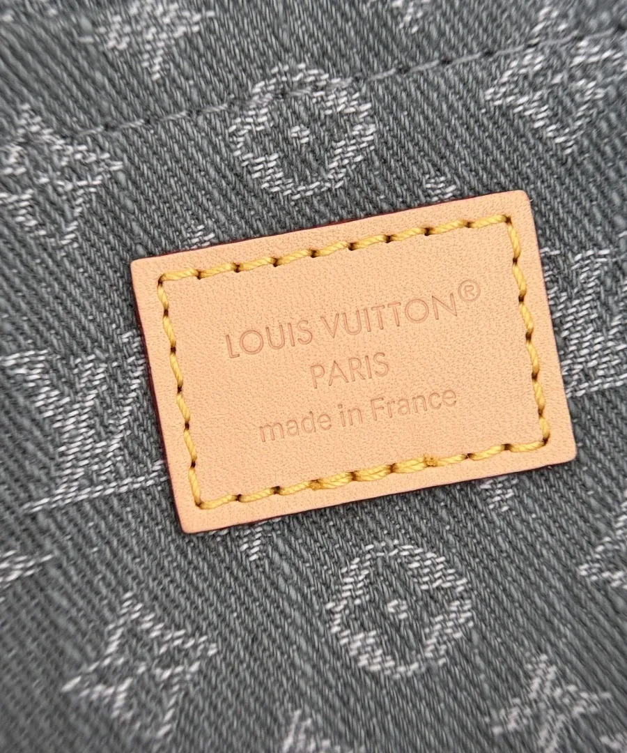 Внутренняя кожаная нашивка Louis Vuitton Paris made in France