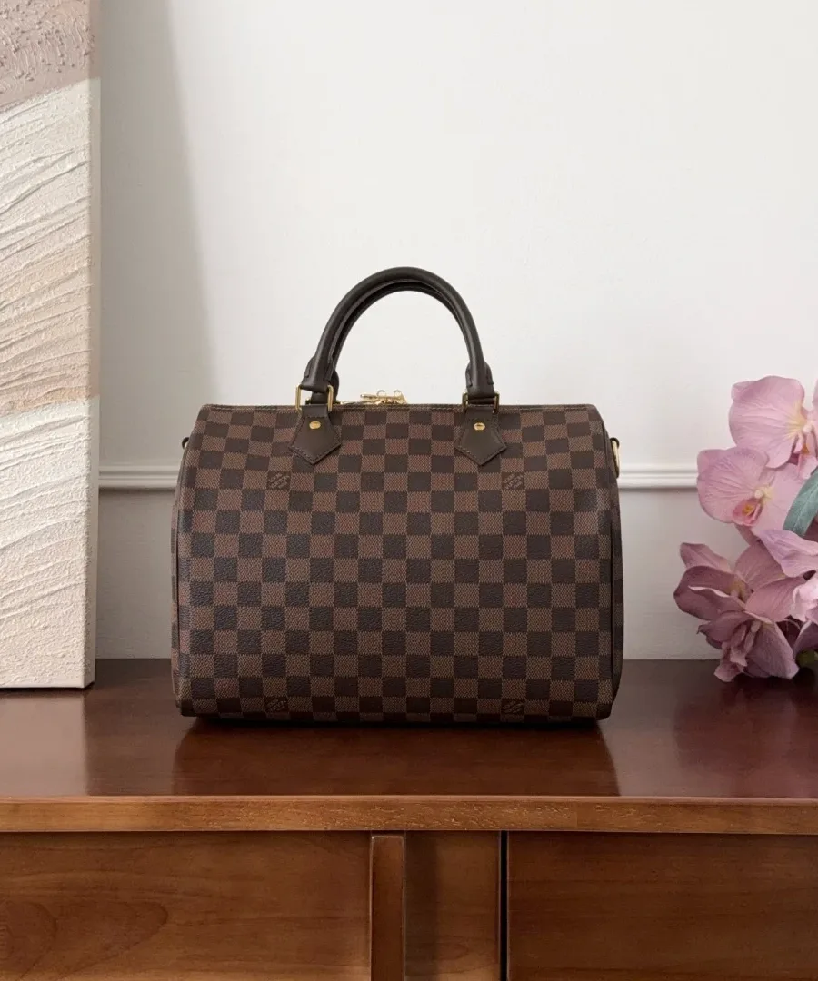 Коричневая сумка Louis Vuitton Speedy 30 в клетку Damier Ebene, вид спереди