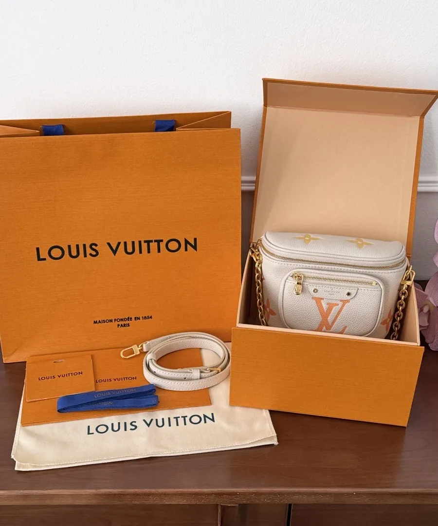 Поясная сумка в фирменной коробке Louis Vuitton с пыльником и пакетом