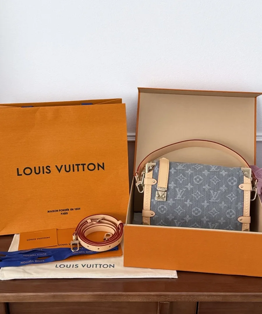 Серая джинсовая сумка Louis Vuitton Side Trunk в фирменной коробке с пыльником и пакетом