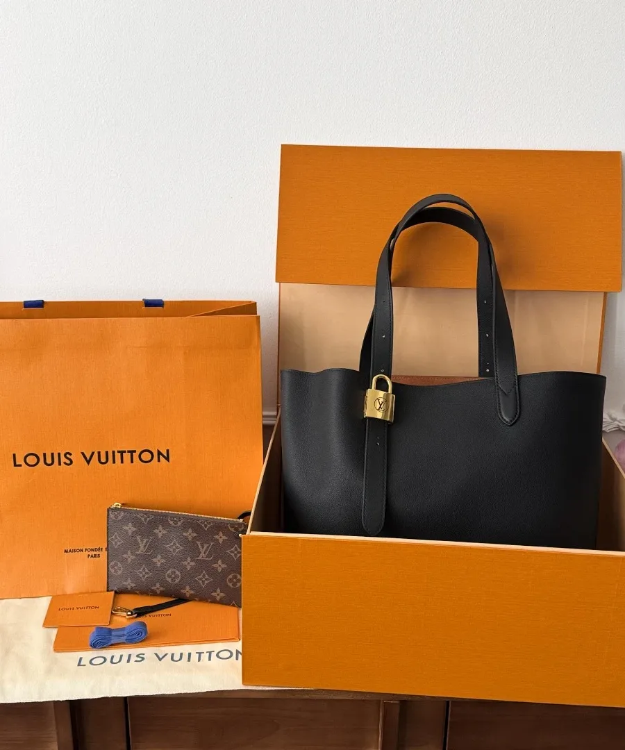 Черная сумка Louis Vuitton Low Key Cabas в фирменной оранжевой коробке с пыльником и пакетом