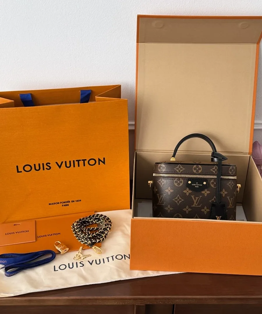 Сумка Louis Vuitton Vanity PM в фирменной коробке с пыльником и пакетом