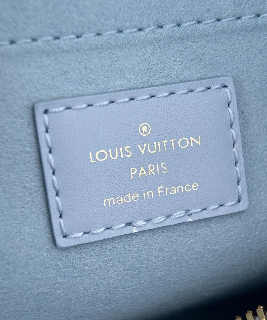 Внутренняя кожаная нашивка с логотипом Louis Vuitton