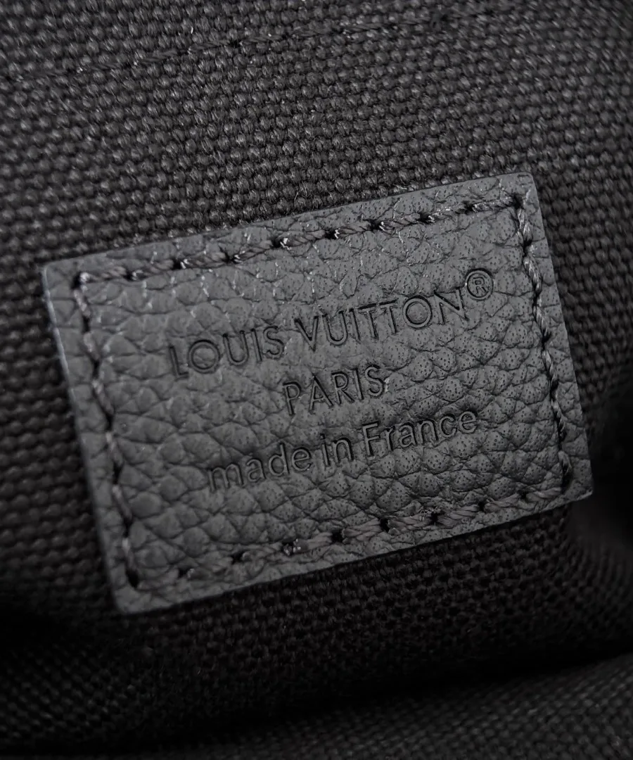 Внутренняя кожаная нашивка с тиснением Louis Vuitton Paris