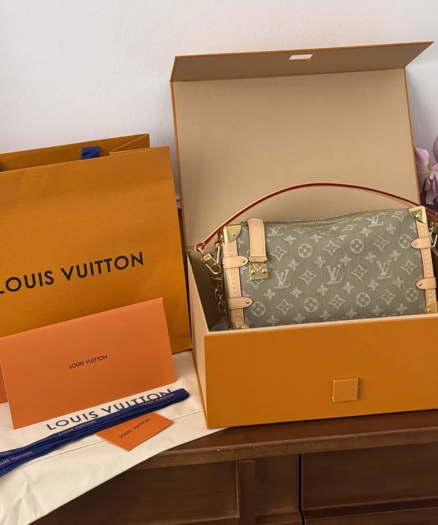 Зелёная сумка Louis Vuitton Side Trunk MM в фирменной коробке и с пыльником