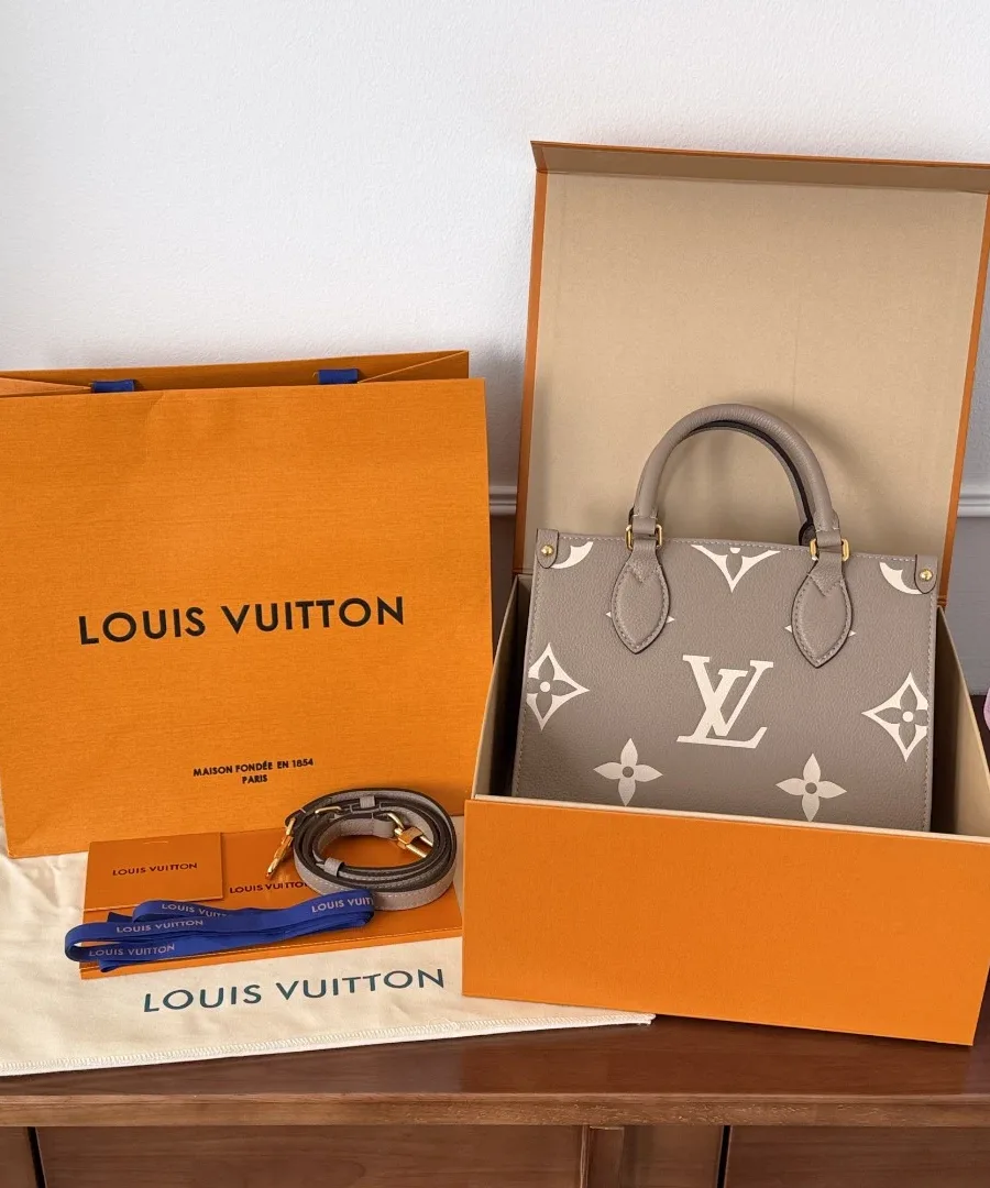 Сумка Louis Vuitton OnTheGo PM в фирменной коробке с пакетом