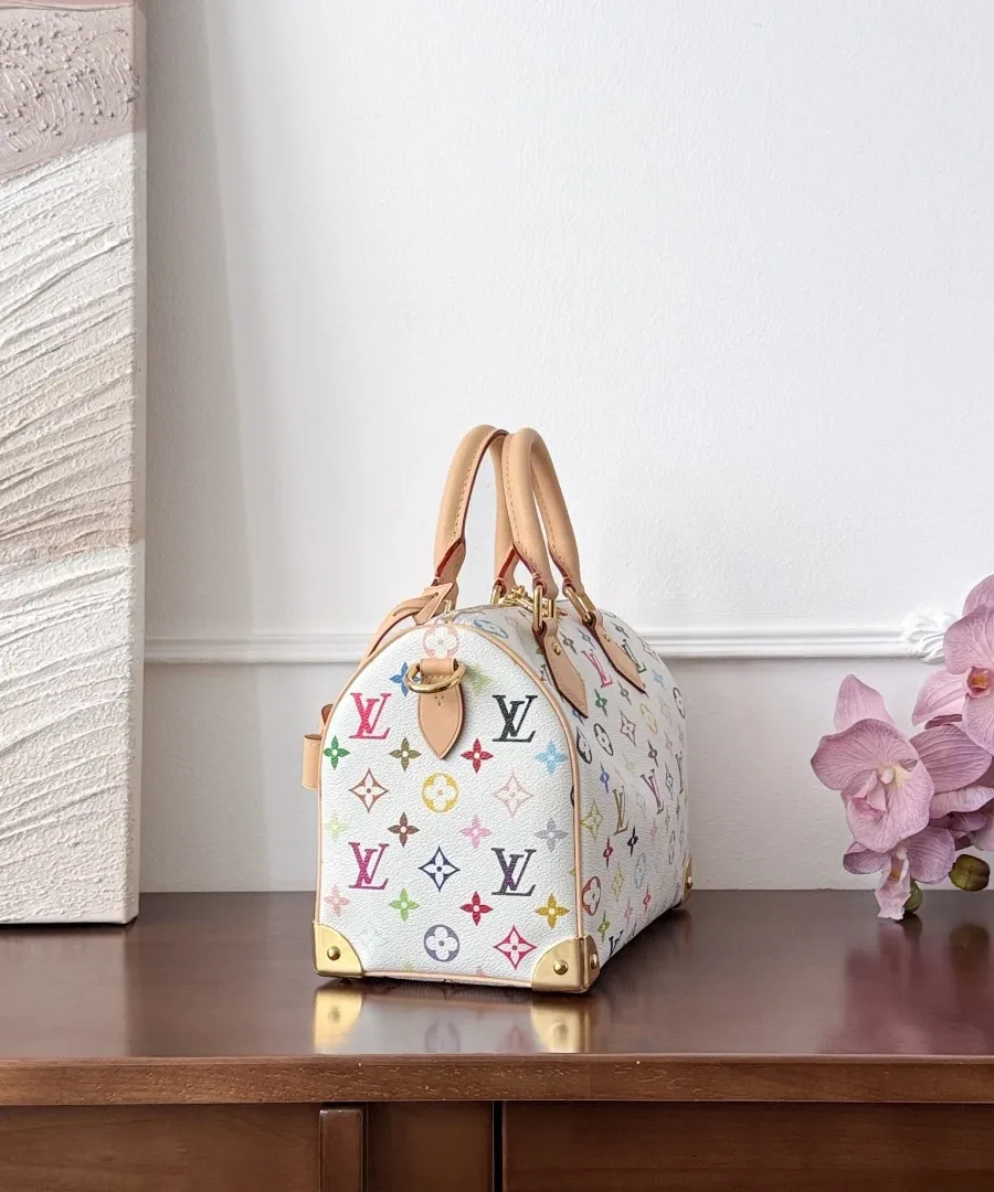Белая сумка Speedy 25 с разноцветным принтом Monogram Multicolor, вид сбоку.