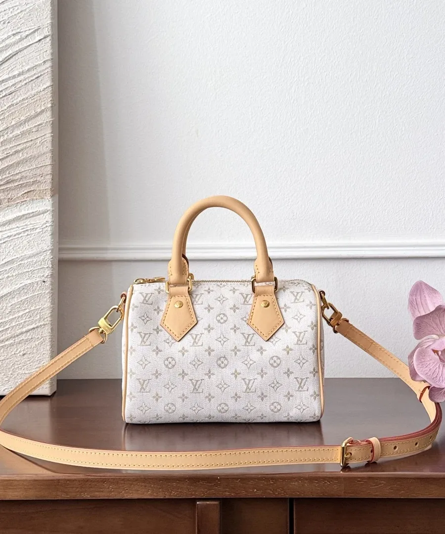 Светло-бежевая сумка Louis Vuitton Speedy 20 с прикрепленным кожаным плечевым ремнем