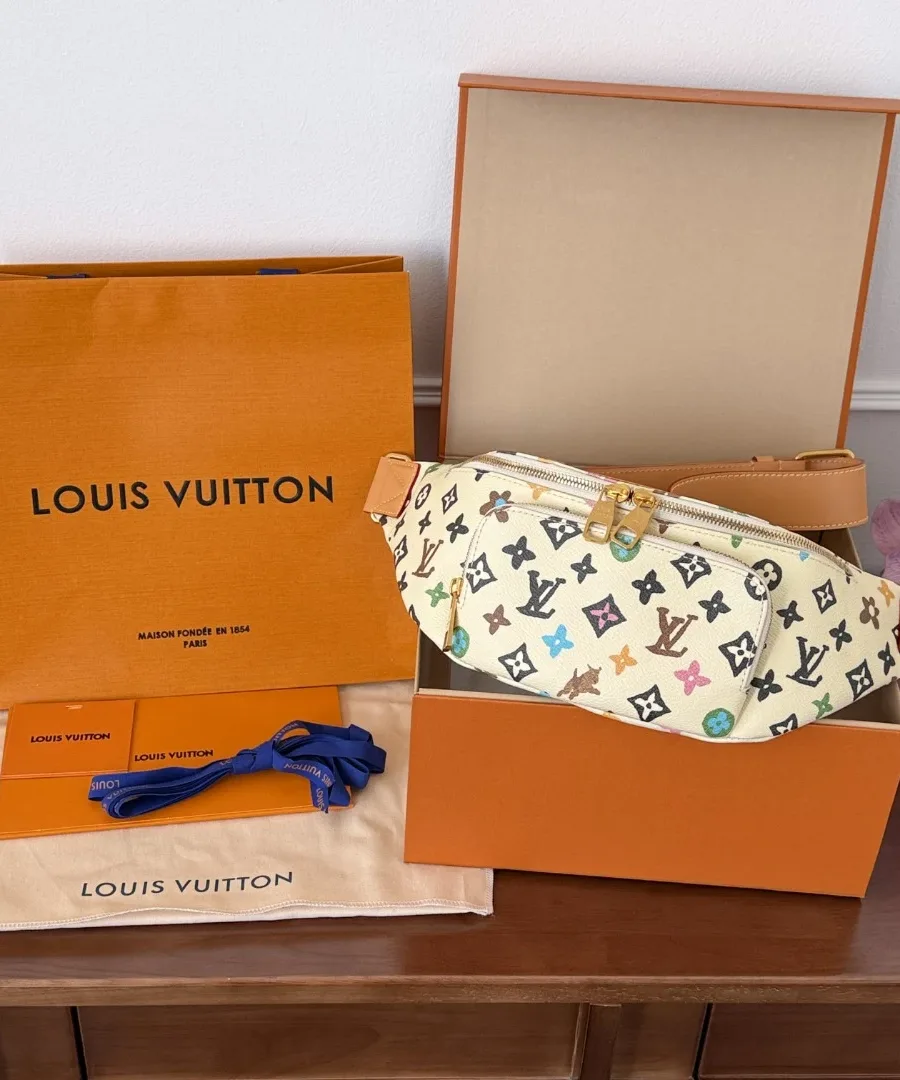 Поясная сумка Louis Vuitton Bumbag в комплекте с фирменной коробкой и пыльником